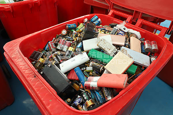 废旧电池破碎机是回收废电池的不可缺少的设备