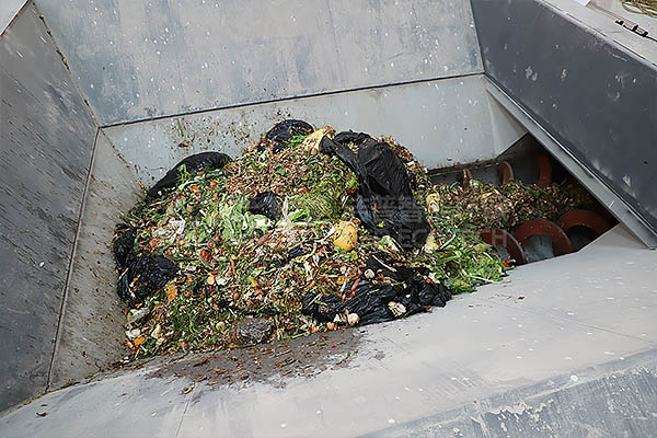剪切式破碎机怎么帮助厨余垃圾变成有机肥？