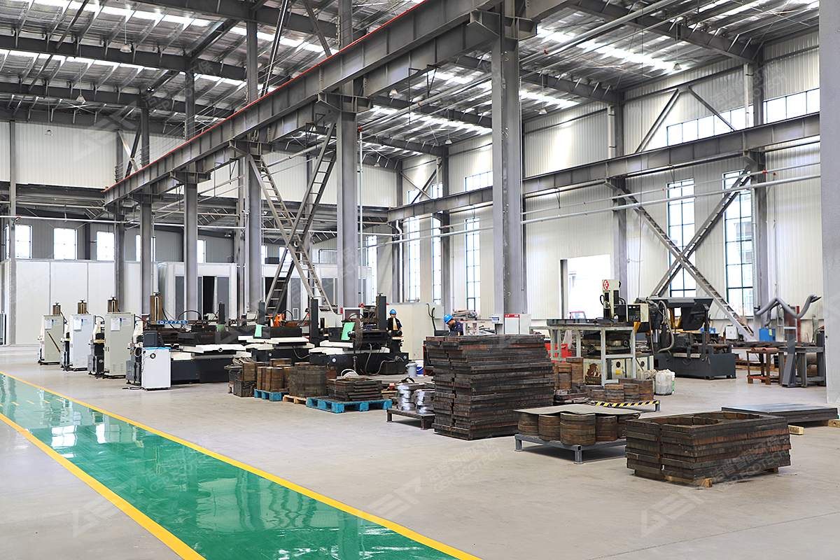 洁普撕碎机厂家车间